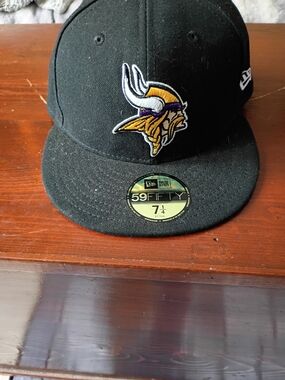 New Era Black Minnesota Vikings 59FIFTY Fitted Cap - Team Logo